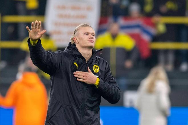 中场时多特被嘘，科贝尔：作为场上球员，被嘘永